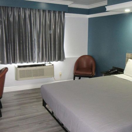 Rodeway Inn Commerce - Los Angeles Экстерьер фото