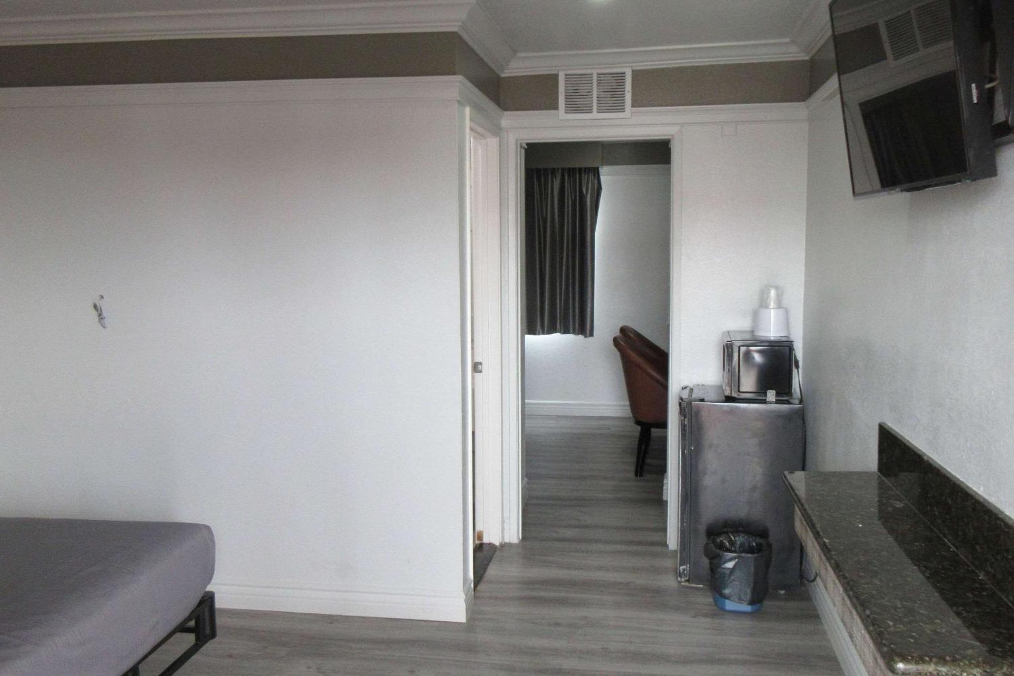 Rodeway Inn Commerce - Los Angeles Экстерьер фото